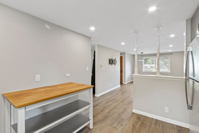 Building Photo - 1119 Winona Dr