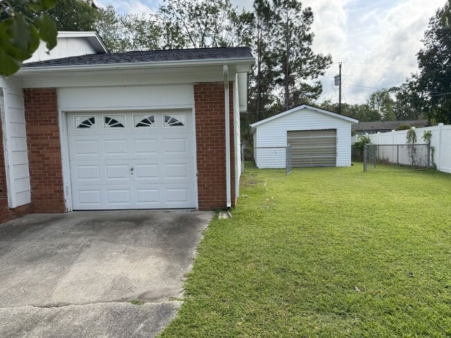 Building Photo - 106 Wildwood Rd