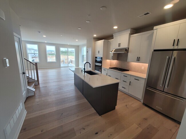 Building Photo - 357 Aspen Wy