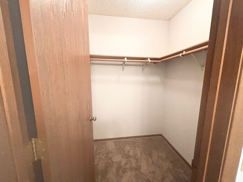 Building Photo - 6269 Magda Dr