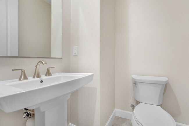 Building Photo - Stunning New Build Home with Breathtaking ...