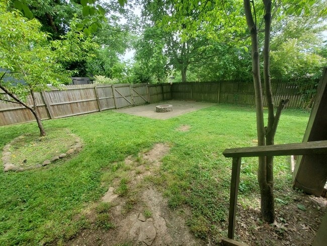 Building Photo - Check out this beautiful 3BR/2BA bungalow ...
