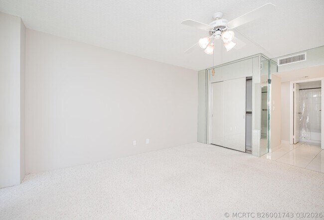 Building Photo - 20335 W Country Club Dr