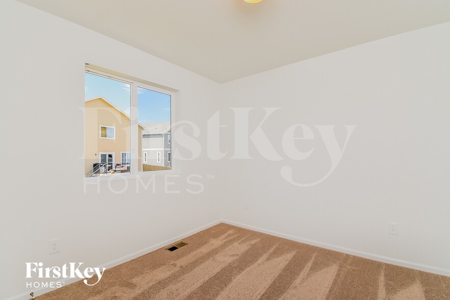 Building Photo - 10681 Luneth Dr