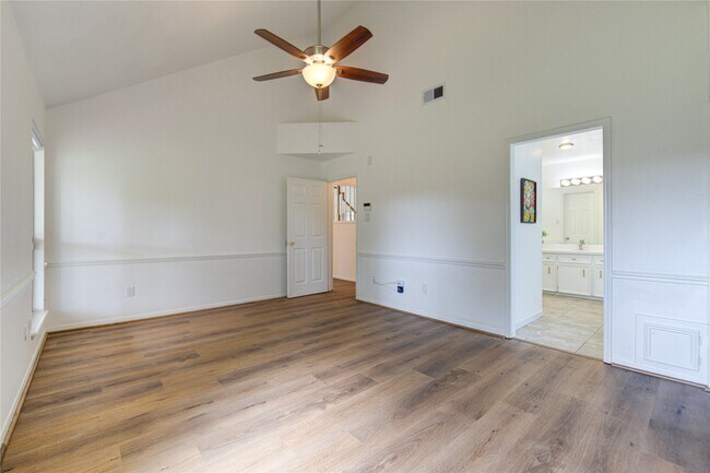 Building Photo - 902 Mesa Terrace Dr