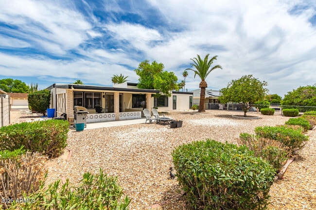 Building Photo - 10313 W Brookside Dr