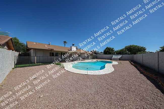 Building Photo - 2931 W Villa Maria Dr