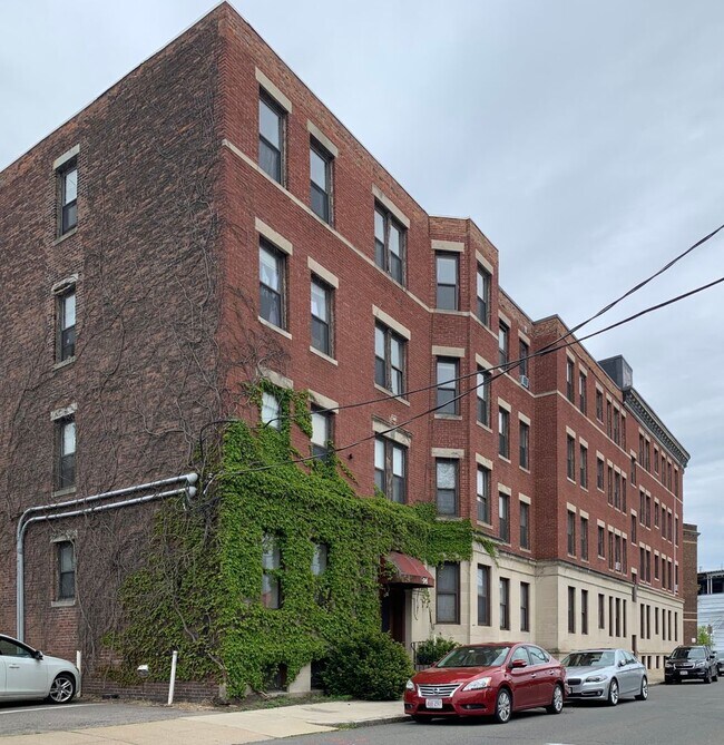 Building Photo - 3-bed BU Allston on Comm Ave