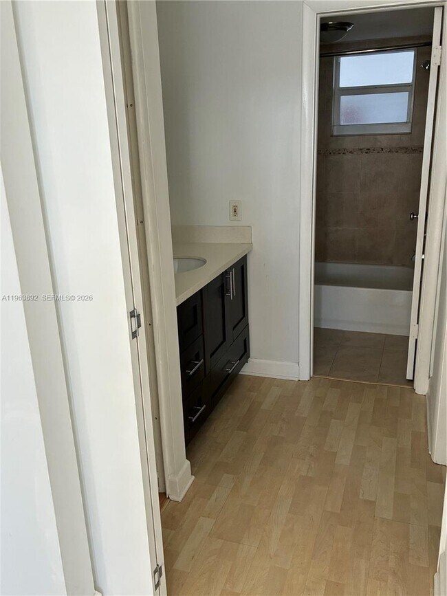 Building Photo - 3770 NE 171 St