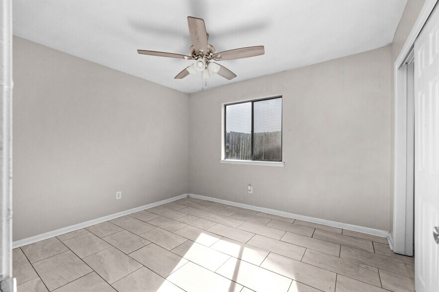 Building Photo - 131 Bayou View Dr