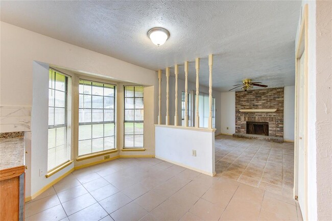Building Photo - 5811 Mackmiller Dr