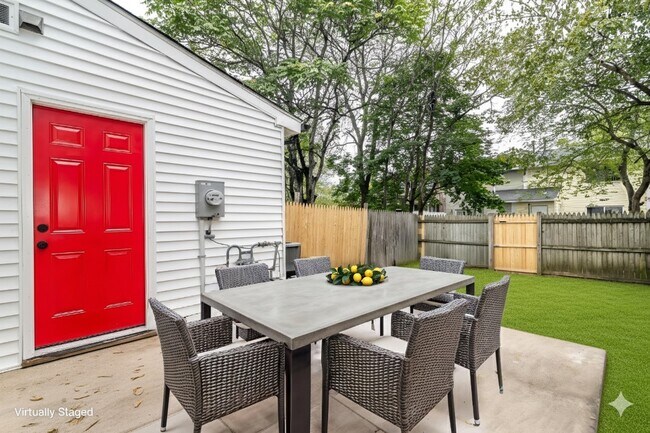 Building Photo - 4 Magnolia Ct