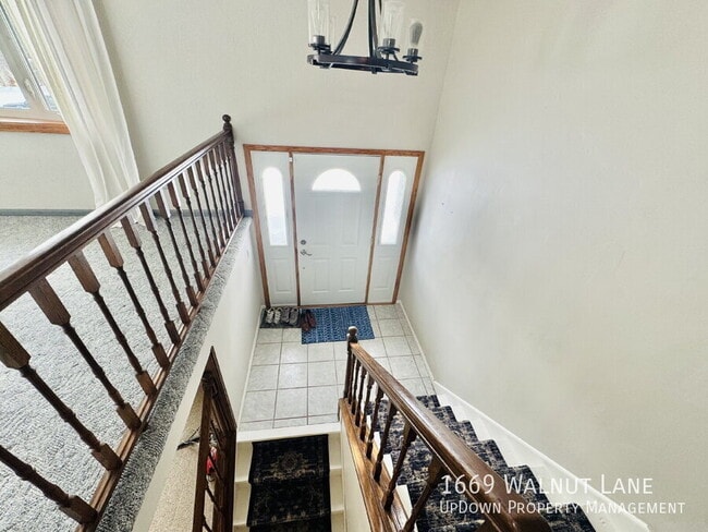 Building Photo - 1669 Walnut Ln