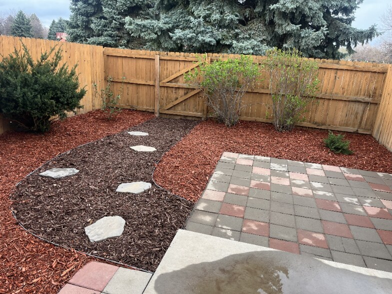 Building Photo - 1559 Peacock Pl