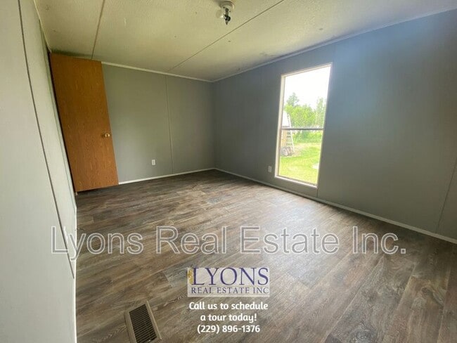 Building Photo - 506 Chamblee Dr