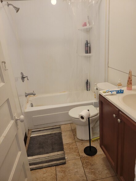 bathroom - 16 Melba Pl