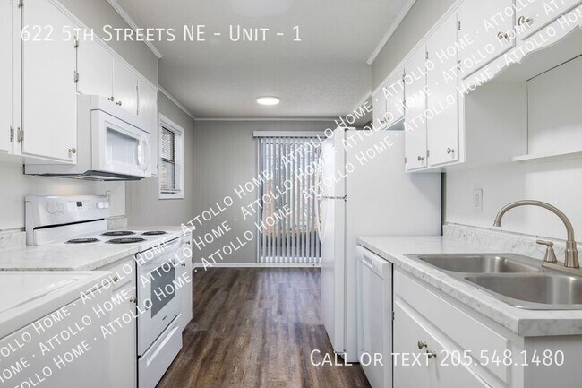 Building Photo - 622 5th St NE