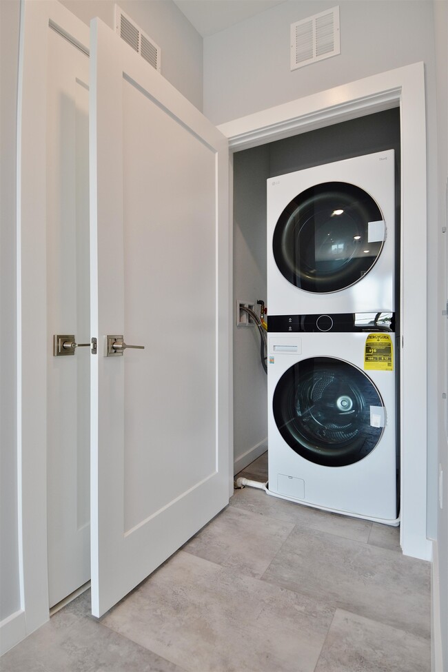 Building Photo - 82-84 E 31ST St