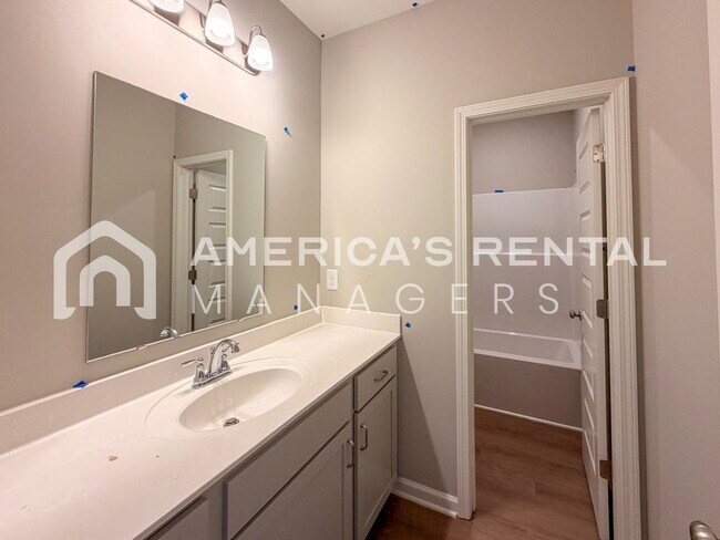 Building Photo - DEPOSIT PENDING!!! - Brand New Three Bedroom Hudson Plan for Rent in Tuscaloosa! Sign a 13-month ...