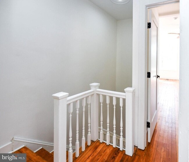 Building Photo - 104 R St NE