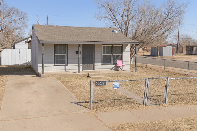 Primary Photo - 3202 Baylor St