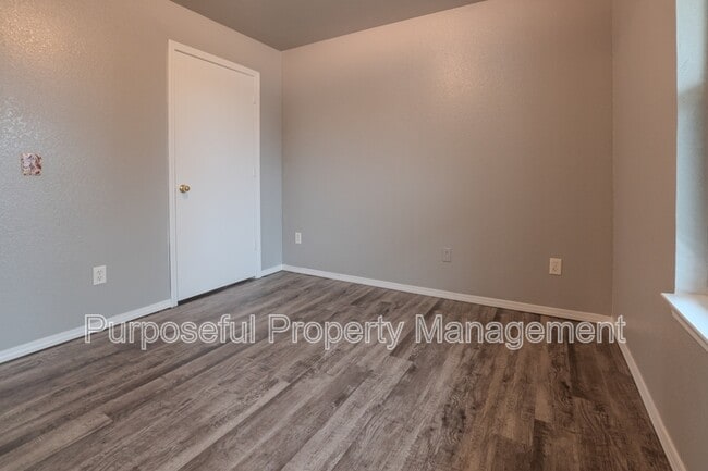 Building Photo - 414 Calla Lily Ln