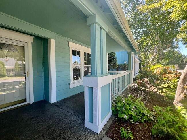 Building Photo - Well Maintained and Spacious 4 Bed