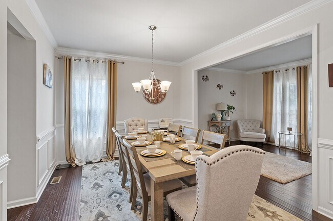 Building Photo - Luxurious 4 bedroom home in Jordan Pointe!