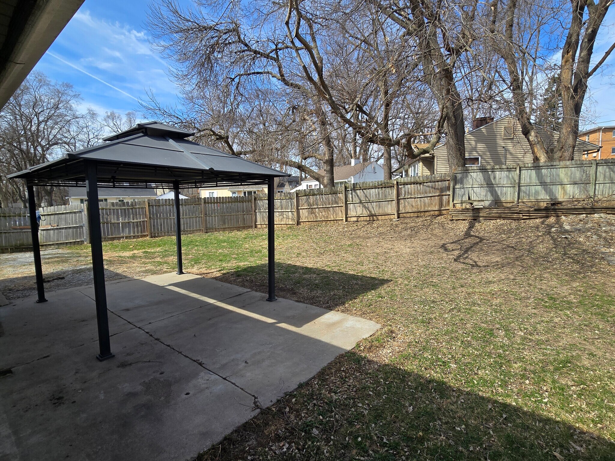 Building Photo - 1820 Mayfield Ave