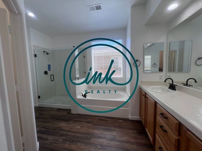 Building Photo - Single Family Home for Rent on Dayton Vall...