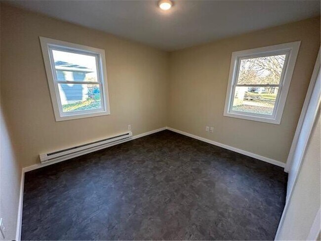 Building Photo - 205 NE 5th St