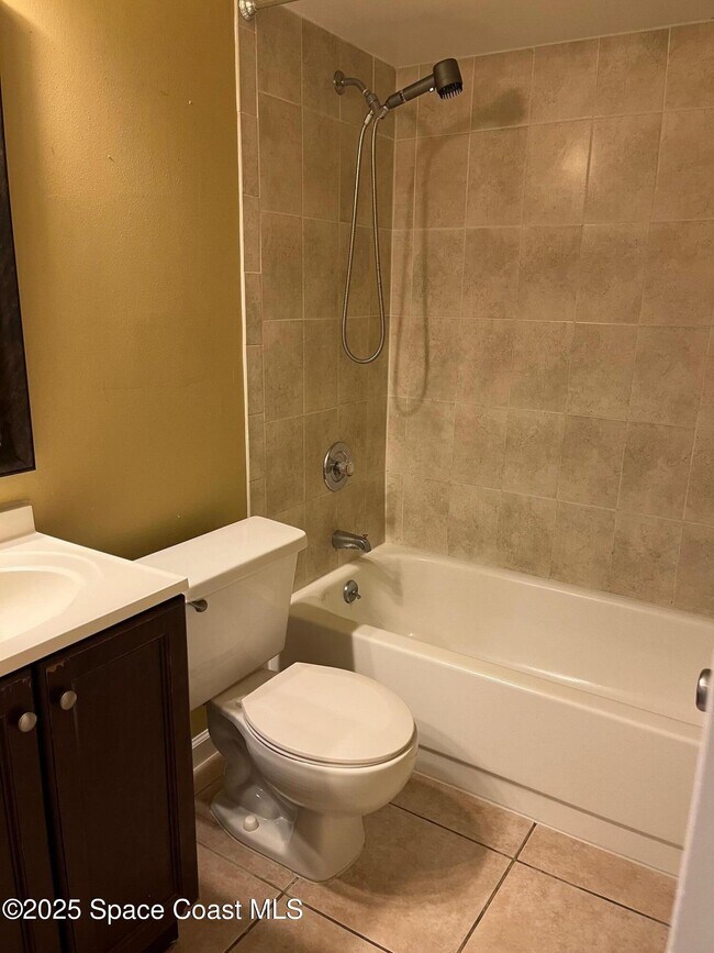 Building Photo - 275 Spring Dr