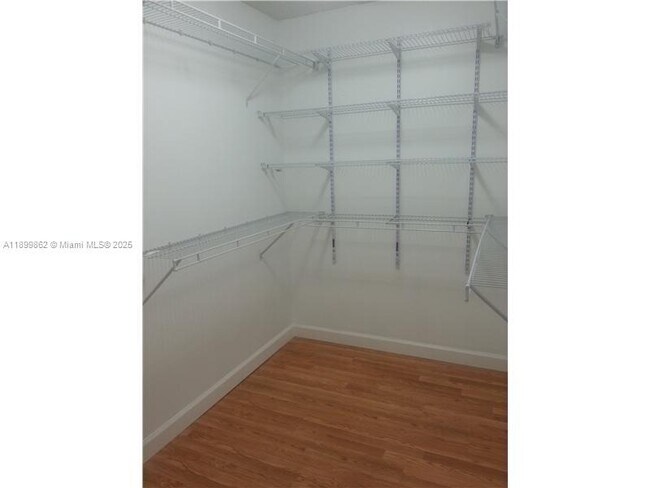 Building Photo - 6924 SW 114th Pl