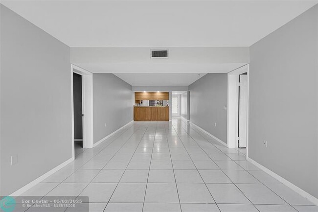 Building Photo - 1713 Whitehall Dr