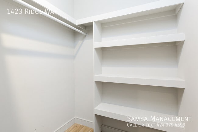 Building Photo - 1423 Ridge Way