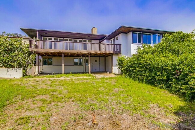 Building Photo - 631 San Gorgonio St
