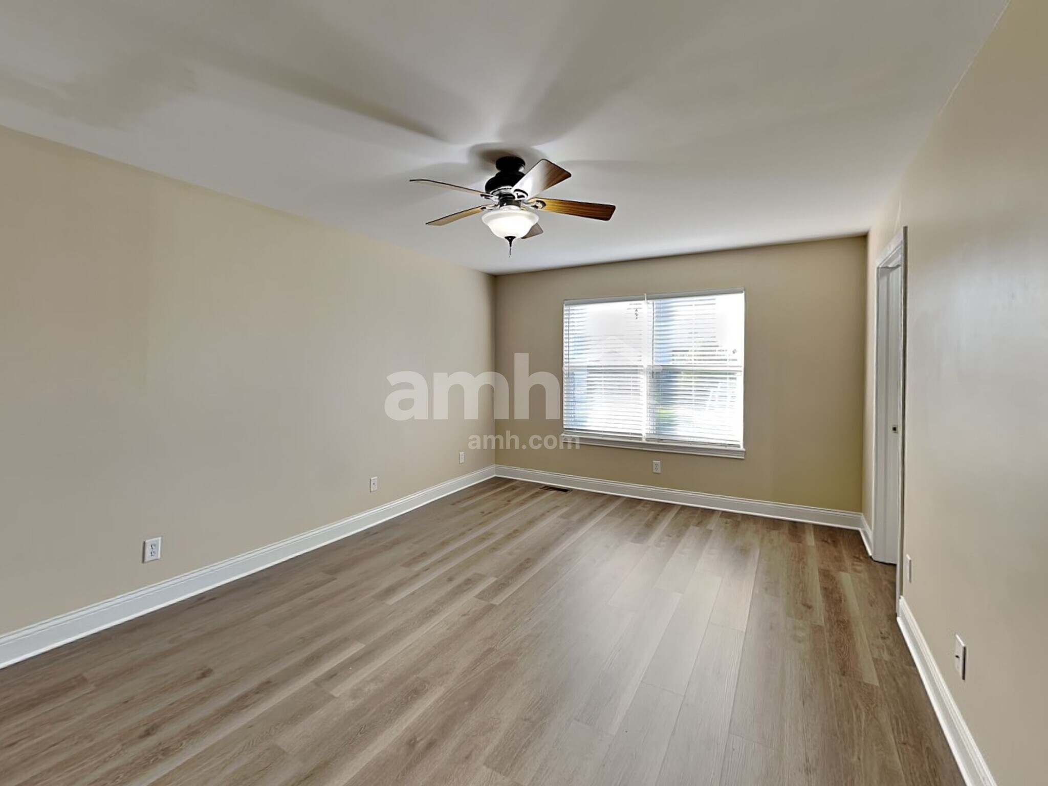Building Photo - 2210 Scheper Ct