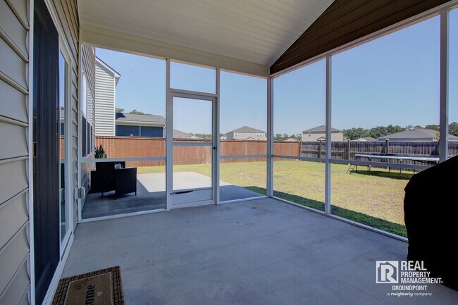 Building Photo - 214 Honey Horn Dr