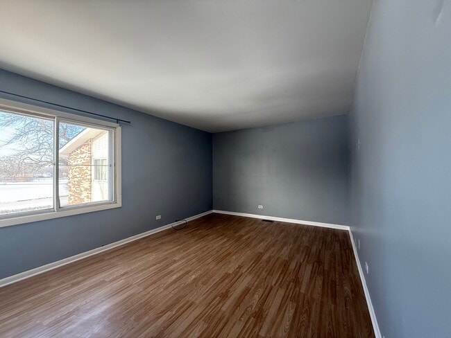 Building Photo - 3108 Roberts Dr