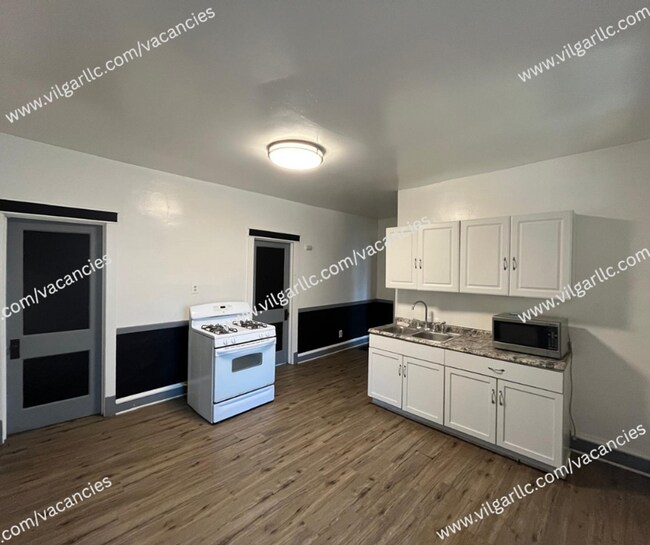 Building Photo - 3909 Fir St