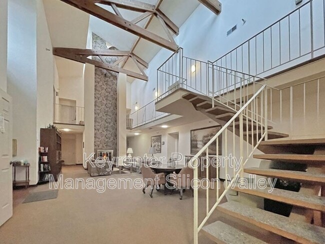 Building Photo - 1568 Willowbrae Ave.