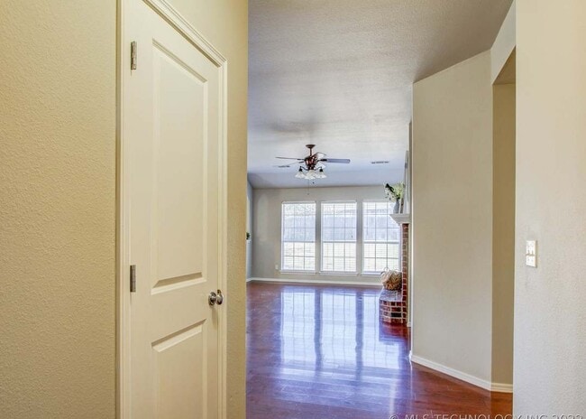 Building Photo - 12414 S Cedar Ave