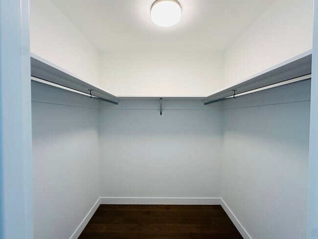 Building Photo - 99 Hudson St