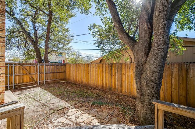 Building Photo - 1900 Sutter St