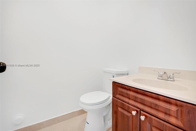 Building Photo - 1690 SW 67th Ct