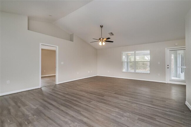 Building Photo - 1067 Aladdin Rd