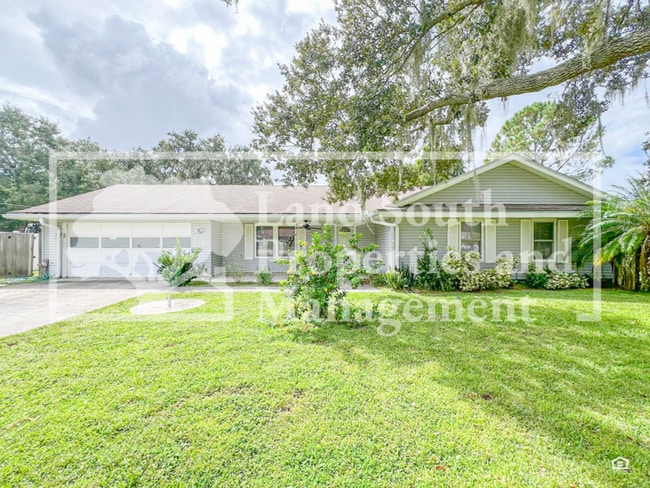 Building Photo - 2926 Forestgreen Dr S