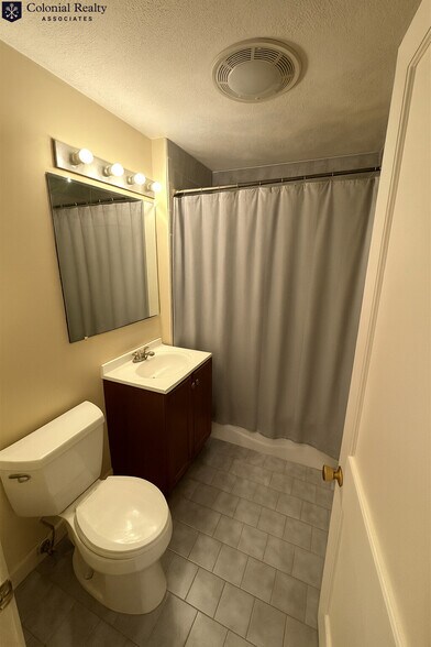 Building Photo - 47 Chapman St