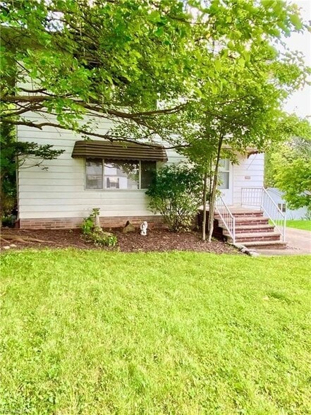 Building Photo - 12118 Center Ave