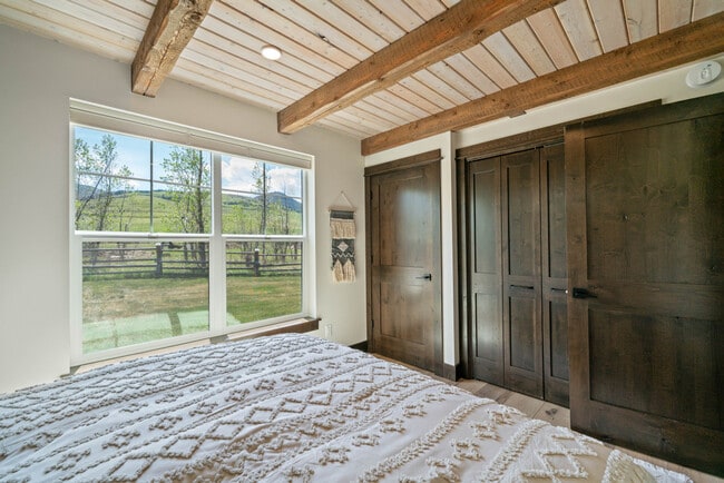 Building Photo - 17448 Wilson Creek Rd